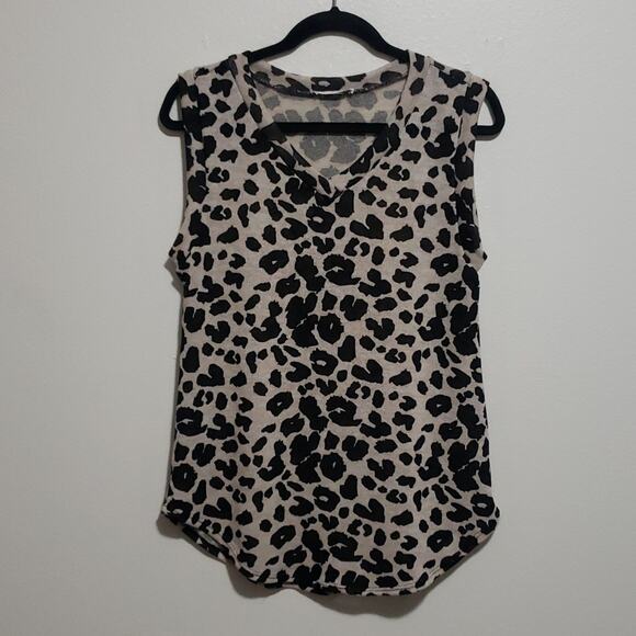 BomBom Animal Print V-neck Tank Top - Picture 1 of 5